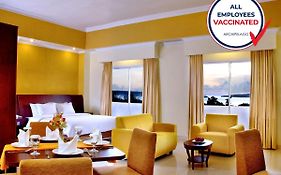 Aston Niu Hotel & Conference Center  4*