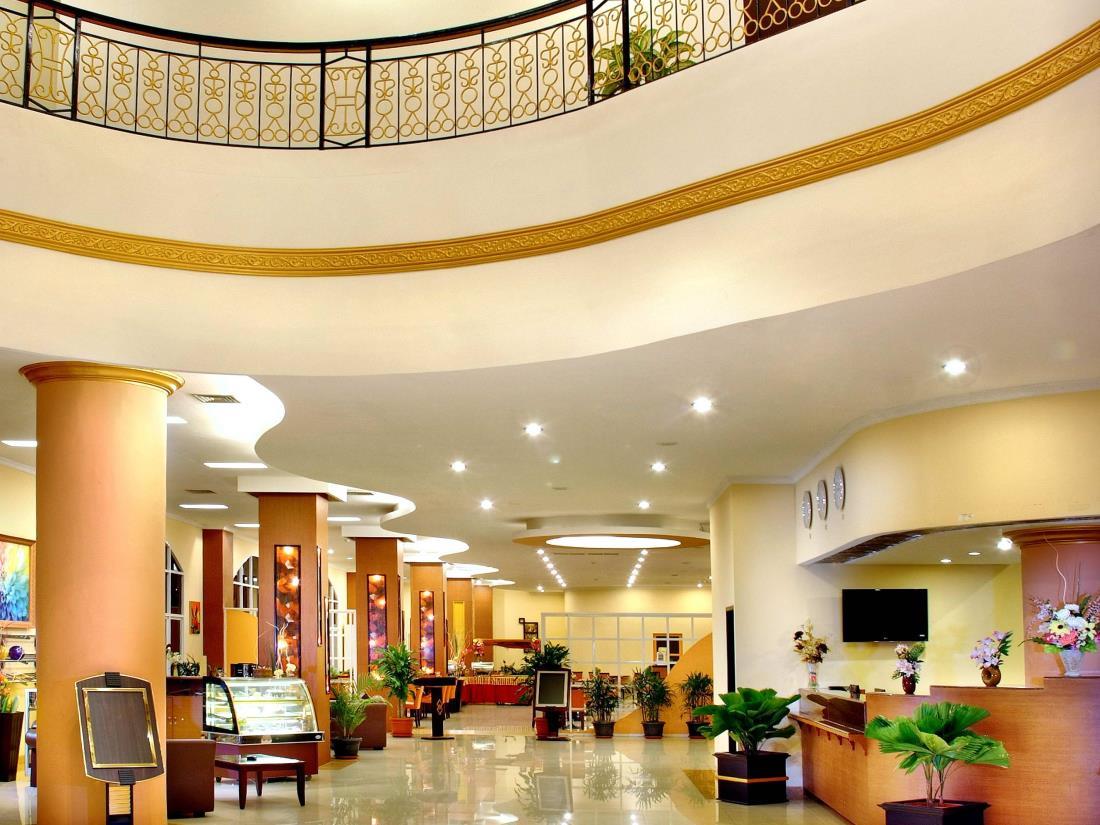 Aston Niu Manokwari Hotel & Conference Center Bagian luar foto