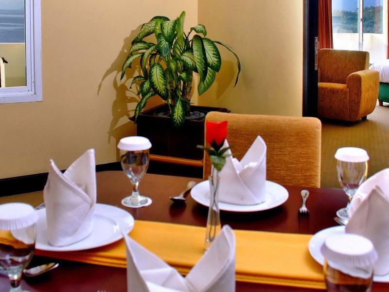 Aston Niu Manokwari Hotel & Conference Center Bagian luar foto